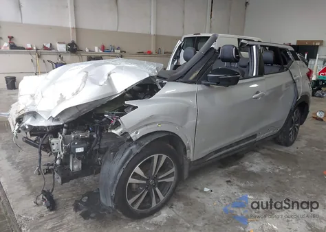 2019 Nissan Kicks Sr z USA, uszkodzony, nr VIN 3N1CP5CU9KL521991
